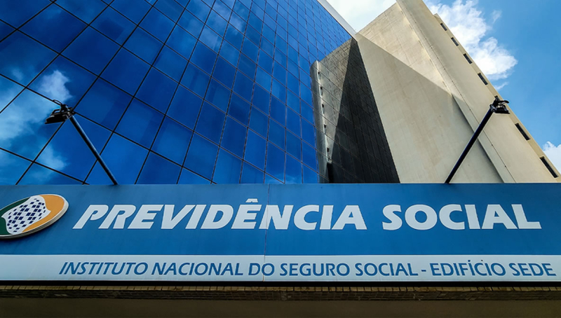 Contribuir para o Instituto Nacional do Seguro Social (INSS), mesmo na condição de desempregado