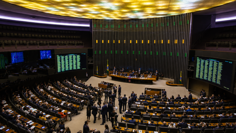Teve o benefício negado pelo INSS? Projeto prevê pagamento em dobro